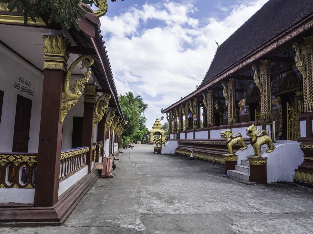 Wat Mano-7
